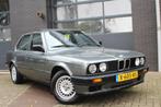 BMW 3 Serie 320i 6 Cilinder ORIGINELE STAAT! UNIEKE AUTO! AU, Auto's, Stof, 10 km/l, Bedrijf, Grijs