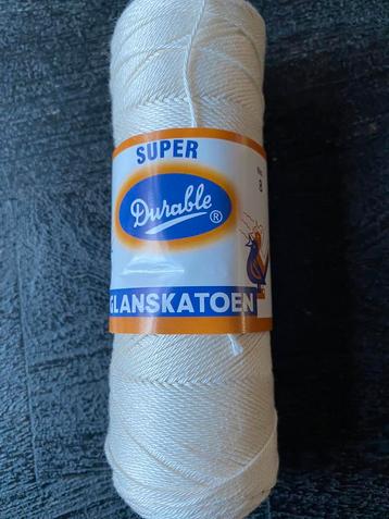 Durable glanskatoen ecru no. 8 beschikbaar voor biedingen