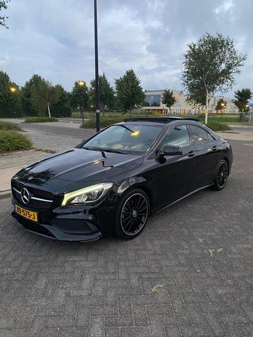 Mercedes-Benz CLA180 (Sfeerverlichting,panodak,led,keyless) beschikbaar voor biedingen