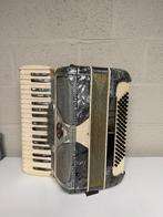 Zelfspelende Playback Accordeon en veel meer ........, Muziek en Instrumenten, Accordeons, Overige merken, Gebruikt, Met riemen