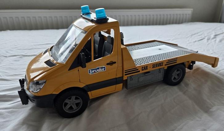 Bruder Mercedes Sprinter Takelwagen – Zwaailichten & Sirene, Kinderen en Baby's, Speelgoed | Speelgoedvoertuigen, Zo goed als nieuw