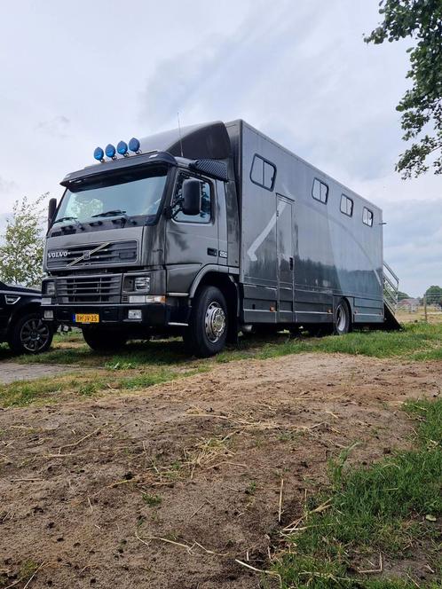 Volvo FM7 250pk. Van het jaar 1999. Paardentruck., Auto's, Vrachtwagens, Particulier, Ophalen