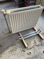 Verschillende radiatoren met beugels en aansluitmaterialen, Doe-het-zelf en Verbouw, Verwarming en Radiatoren, Ophalen, 30 tot 80 cm