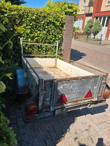 Aanhangwagen in nette staat  beschikbaar voor biedingen