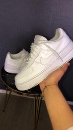 Nike Air Force 1, Gedragen, Wit, Nike Air force, Sneakers of Gympen