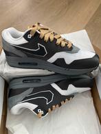 Nike Air Max 1 .Swoosh  Low Poly “Big head mode”  maat 44/10, Ophalen of Verzenden, Nieuw, Overige kleuren