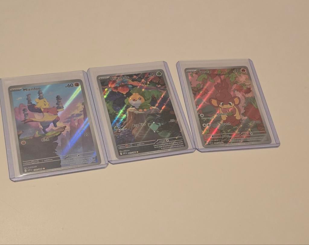Pokémon kaarten set (holo/reverse holo) – Mienfoo, Sewaddle, Ophalen of Verzenden, Zo goed als nieuw, Meerdere kaarten