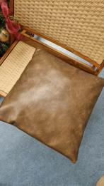 Cognac leerachtig kussen, Huis en Inrichting, Woonaccessoires | Kussens, Ophalen, Zo goed als nieuw, Bruin, Vierkant