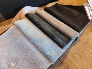 Chique glanzende velours gordijnstof met subtiel patroon beschikbaar voor biedingen