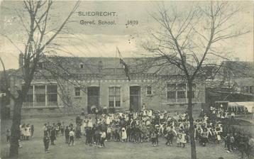 (304-019-011) Sliedrecht Geref. School beschikbaar voor biedingen