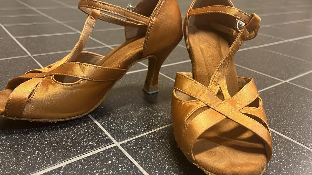 Elegante Latin Dansschoenen, Kleding | Dames, Schoenen, Zo goed als nieuw, Dansschoenen, Bruin, Ophalen of Verzenden