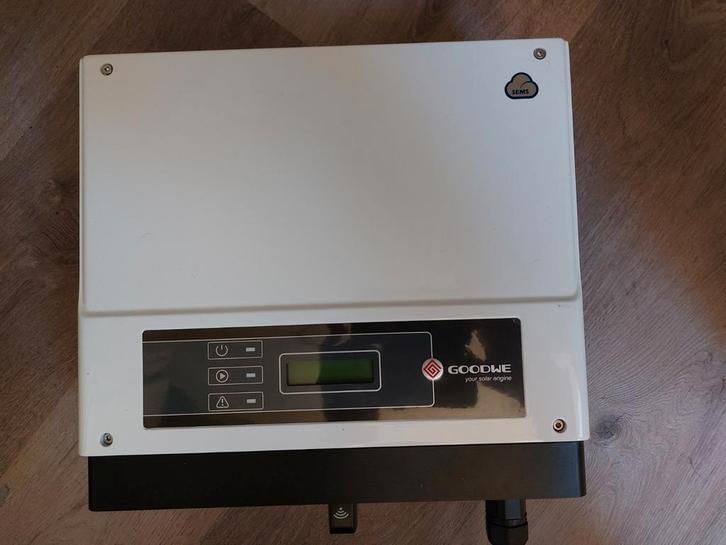 Goodwe GW3000-NS Omvormer met WiFi, Doe-het-zelf en Verbouw, Zonnepanelen en Toebehoren, Gebruikt, Overige typen, Ophalen