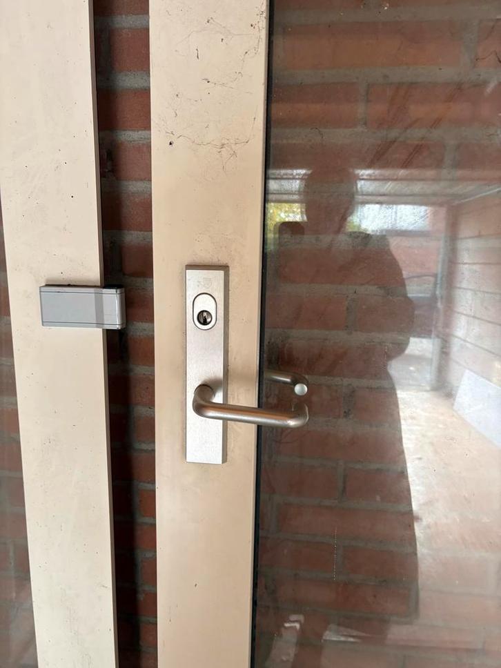 Gratis Kunststof Deuren en Kozijnen - ZSM Afhalen!, Doe-het-zelf en Verbouw, Kozijnen en Schuifpuien, Gebruikt, Kunststof, Ophalen