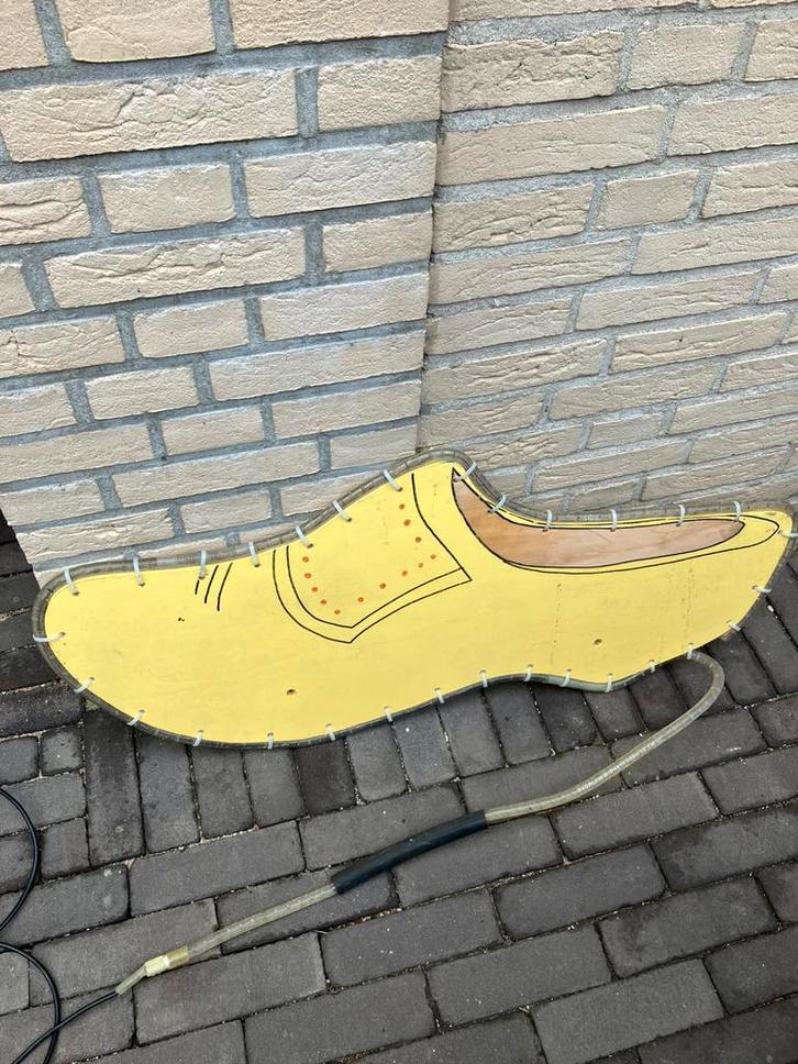 STRAAT FEESTVERLICHTING DELEN HOUTEN KLOMPEN, Hobby en Vrije tijd, Feestartikelen, Gebruikt, Versiering, Oranje of Koningsdag