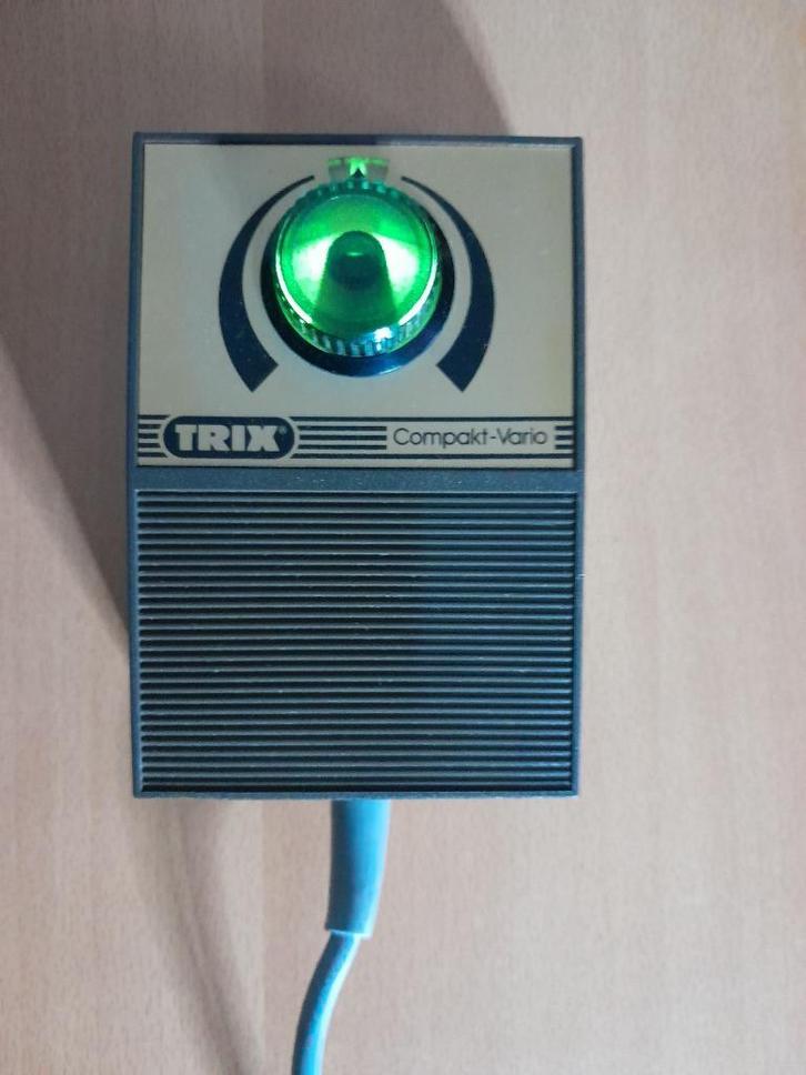 Trix Compakt-Varia Transformator voor de modelspoorbaan zgan, Hobby en Vrije tijd, Modeltreinen | H0, Zo goed als nieuw, Transformator of Voeding