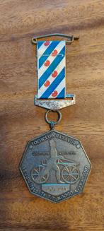 Medaille Toerclub Batavus 15 juni 1985., Postzegels en Munten, Penningen en Medailles, Ophalen of Verzenden, Overige materialen