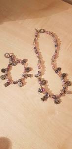 Zilverkleurige ketting en armbandje met bedeltjes, Ophalen of Verzenden, Zilver, Overige materialen
