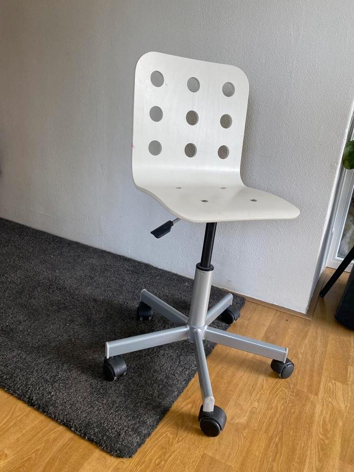 Junior bureaustoel in hoogte verstelbaar ikea jules, Huis en Inrichting, Bureaustoelen, Zo goed als nieuw, Bureaustoel, Beige
