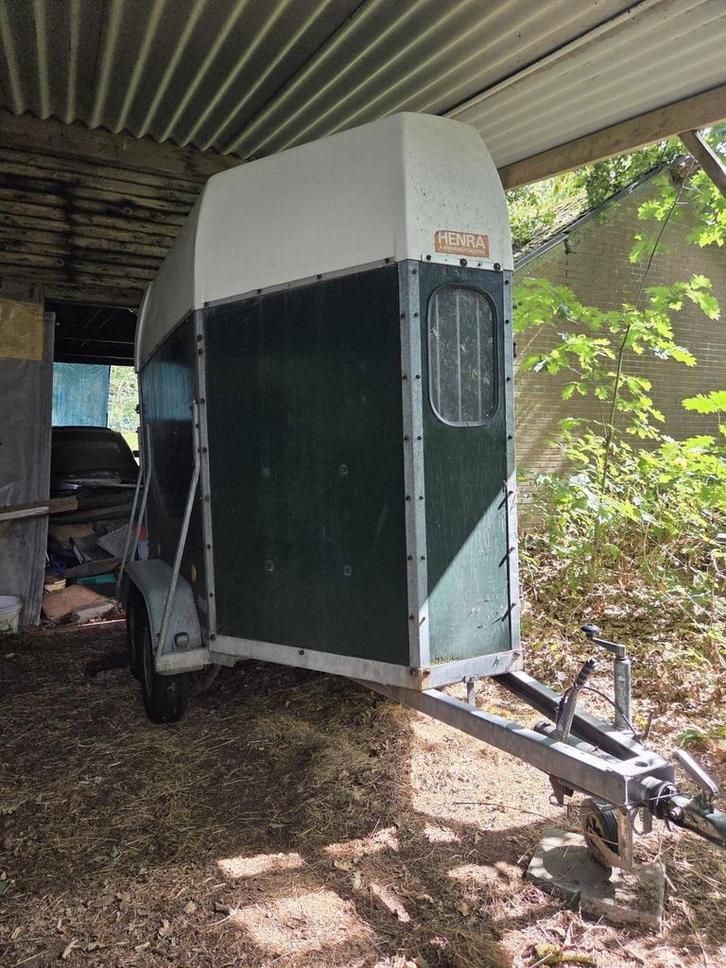 2 paards Henra trailer met pony schotten, Dieren en Toebehoren, Paarden en Pony's | Trailers en Aanhangwagens, Gebruikt, 2-paards trailer