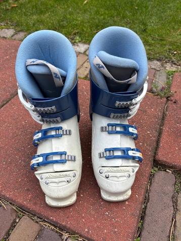 Kinder ski schoenen merk Nordica te koop, maat 260 mm beschikbaar voor biedingen