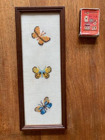 3 geborduurde vlindertjes vlinders in smal rank hoog lijstje beschikbaar voor biedingen