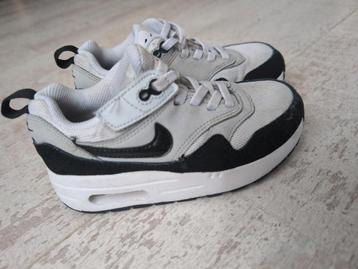 Nike sneakers schoenen wit zwart maat 28 klittenband  beschikbaar voor biedingen