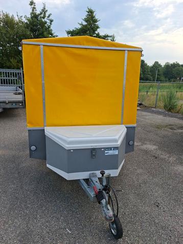 Aanhangwagen met huif geremd - Gebruikt beschikbaar voor biedingen