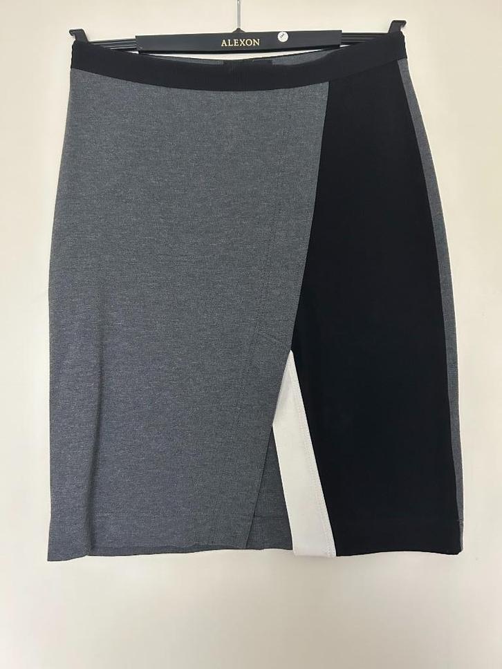 Summum rok met split voor, Kleding | Dames, Rokken, Zo goed als nieuw, Maat 38/40 (M), Grijs, Knielengte, Ophalen of Verzenden
