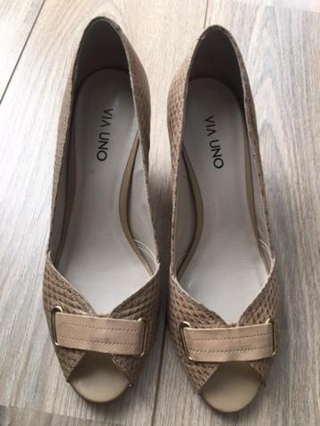 Pumps van Via Uno, beige, leer, mt39, zgan beschikbaar voor biedingen