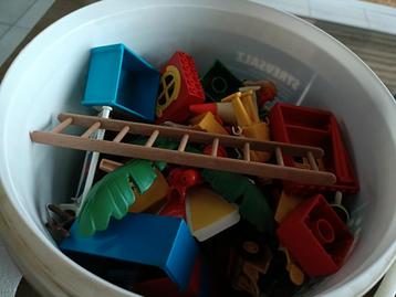 Losse stukken playmobil dit alles voor 10 euro veel figuren  beschikbaar voor biedingen