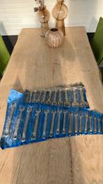 2 sets steek en steek - ring sleutels, Ophalen of Verzenden, Zo goed als nieuw