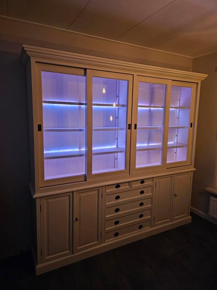 Mooie kwaliteits vitrinekast met verlichting, Huis en Inrichting, Kasten | Vitrinekasten, Zo goed als nieuw, 200 cm of meer, 200 cm of meer