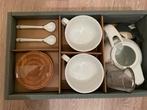 Complete nieuwe set theepot met kopjes - originele doos, Huis en Inrichting, Keuken | Servies, Nieuw, Ophalen of Verzenden, Effen