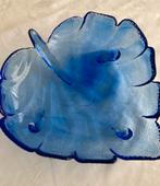Vintage - kobalt blauwe grote glazen bladvorm schaal, Huis en Inrichting, Ophalen of Verzenden, Zo goed als nieuw, Rond, Glas