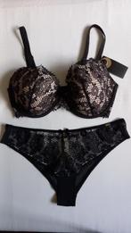 Lingerie setje huidskleur met zwart kant BH 80E slip L, Hunkemöller, Ophalen of Verzenden, Zwart, Setje