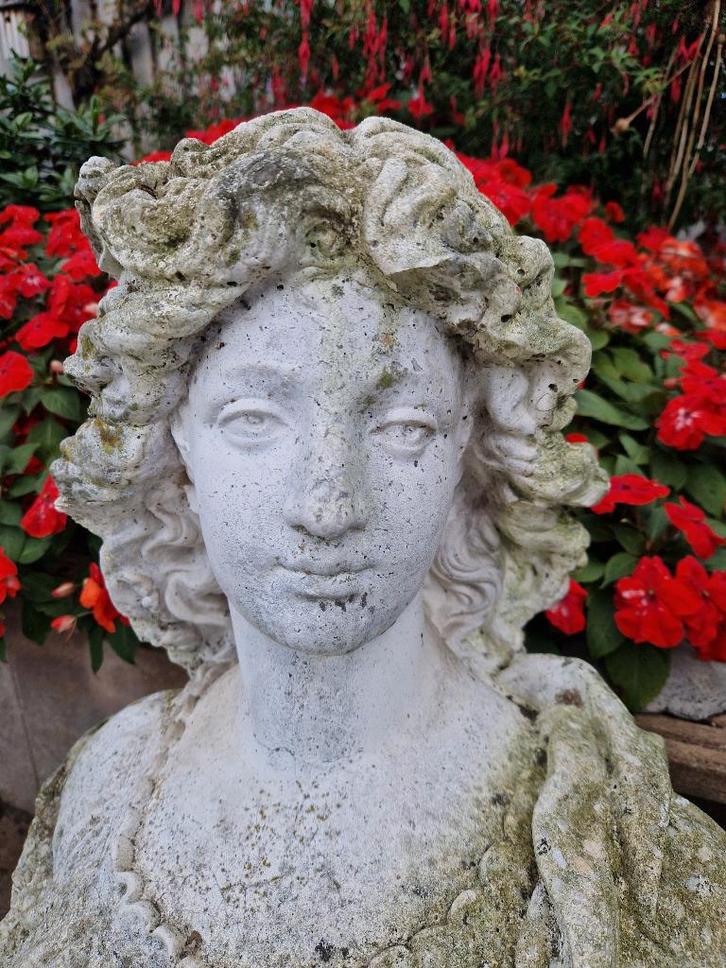 Romeinse / Griekse dames buste geïnspireerd op de oudheid., Antiek en Kunst, Kunst | Beelden en Houtsnijwerken, Ophalen of Verzenden