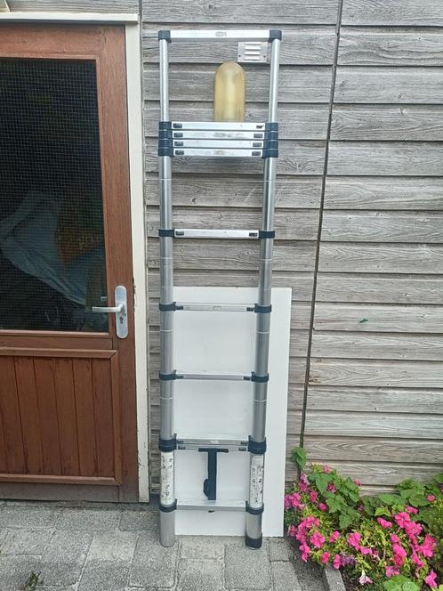 Uitschuifbare Ladder - 2,6m - Inklapbaar, Doe-het-zelf en Verbouw, Ladders en Trappen, Gebruikt, Ladder, 2 tot 4 meter, Opvouwbaar of Inschuifbaar