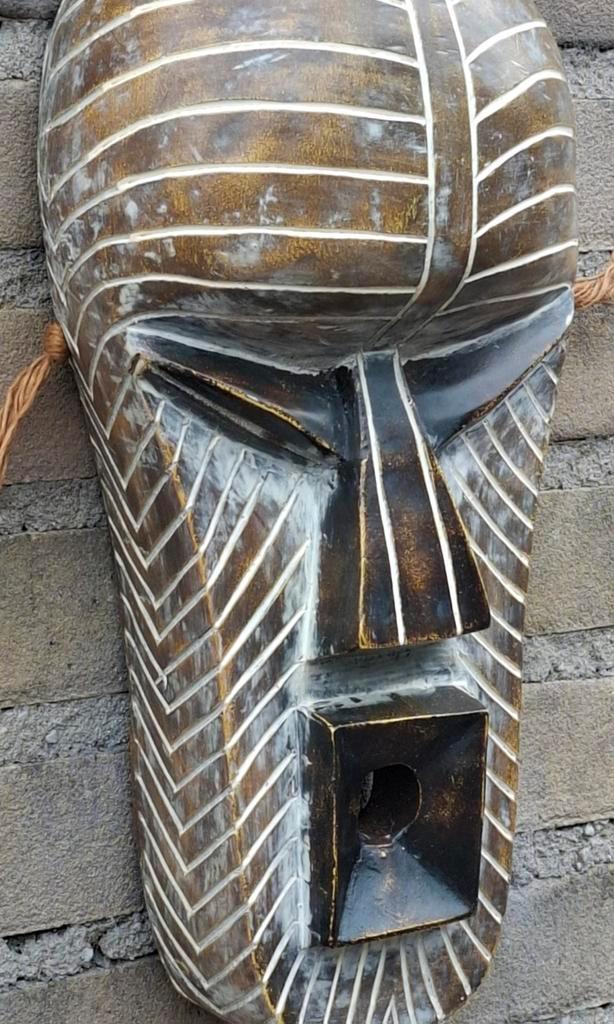 Masker Maori. Afrika. Houtsnijwerk. 18/34 cm., Antiek en Kunst, Kunst | Niet-Westerse kunst, Ophalen