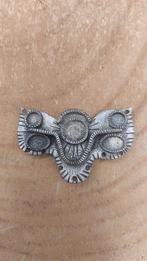 Vintage metalen hanger, 4 tot 7 cm, Gebruikt, Ophalen of Verzenden, Zilver