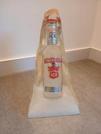 Smirnoff display flesje in kunststof ijsblok 27 cm hoog, Verzamelen, Ophalen of Verzenden, Gebruikt, Reclamebord