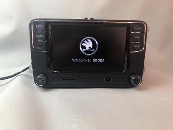 Skoda Rcd 330 / 360 PRO ( Groene verlichting ) Carplay / AA beschikbaar voor biedingen