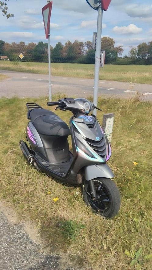 Piaggio zip 70cc stage 2 122kmh, Fietsen en Brommers, Scooters | Piaggio, Zo goed als nieuw, Zip, Maximaal 25 km/u, Tweetakt, Ophalen of Verzenden