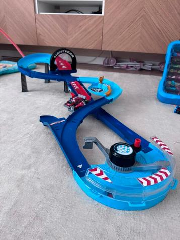 Disney Cars Racebaan - Leuke set! beschikbaar voor biedingen