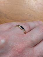 Antieke 14k gouden ring met saffier, maat 17, Ophalen of Verzenden, Zo goed als nieuw, 17 tot 18, Dame of Heer