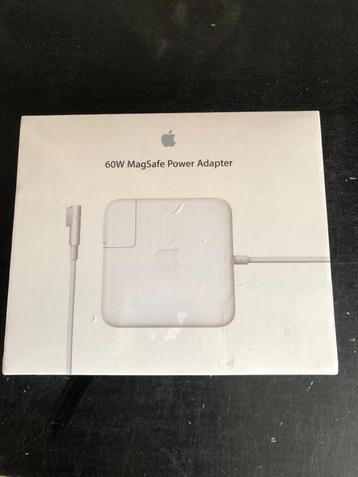 Apple power adapter beschikbaar voor biedingen