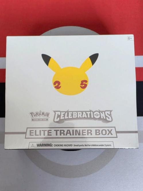 Celebrations Elite Trainer Box (ETB), Hobby en Vrije tijd, Verzamelkaartspellen | Pokémon, Zo goed als nieuw, Boosterbox, Ophalen