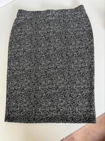 Kokerrokje zwart - wit stretch (36/small/S) beschikbaar voor biedingen