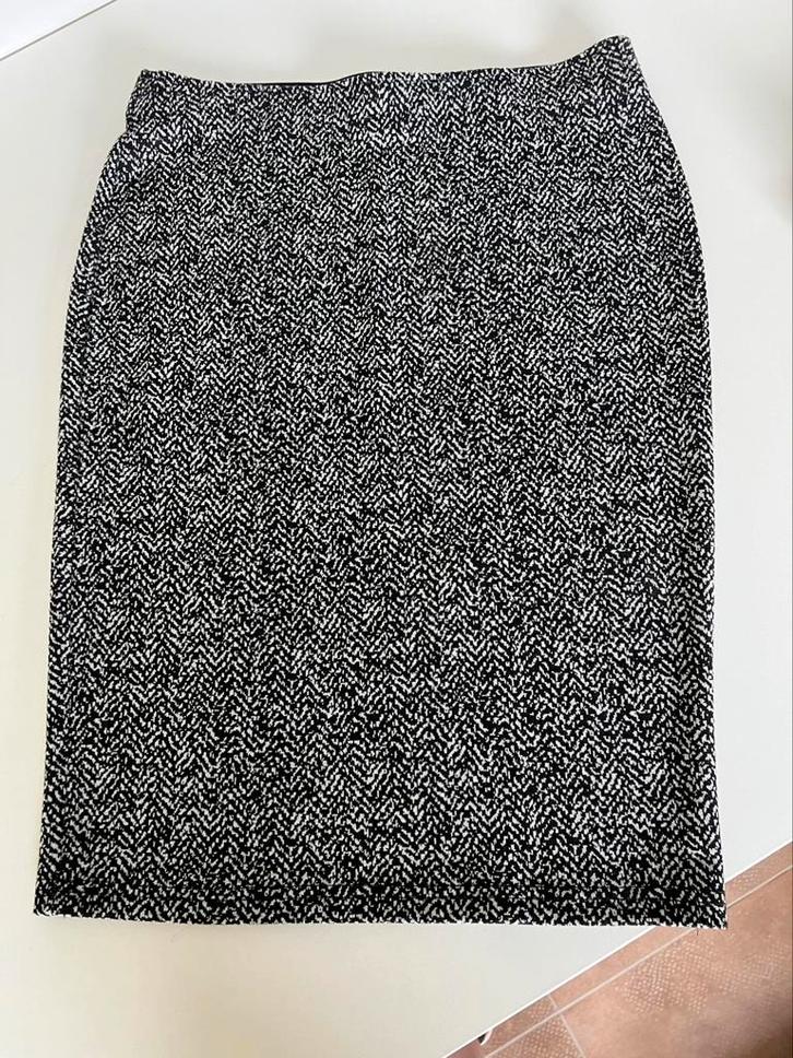 Kokerrokje zwart - wit stretch (36/small/S), Kleding | Dames, Rokken, Zo goed als nieuw, Maat 36 (S), Zwart, Boven de knie, Ophalen of Verzenden