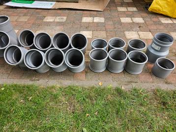 Diverse PVC verbinding stukken  beschikbaar voor biedingen