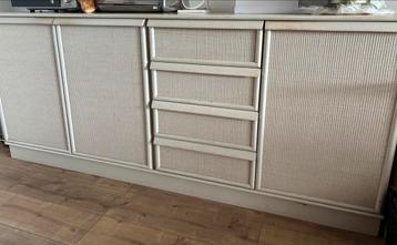 Groot dressoir  beschikbaar voor biedingen